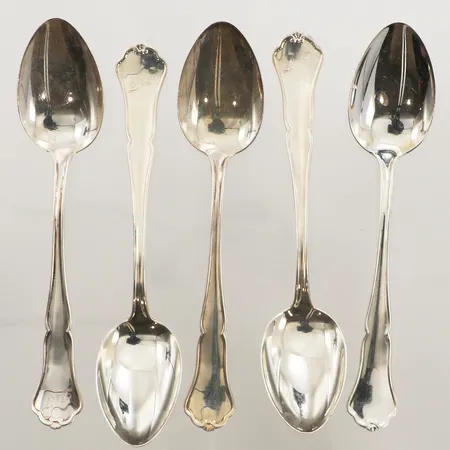 Fem kaffeskedar modell Viktoria, längd 11,5cm, finska stämplar, tre graverade, 830/1000 silver Vikt: 61,9 g
