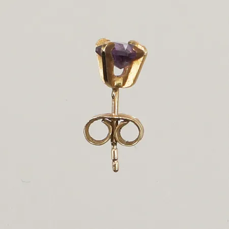 Udda örhänge med lila sten, Ø5,5mm, 18K Vikt: 0,6 g