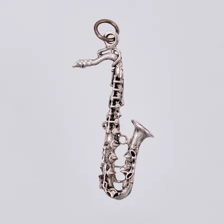 Hänge saxofon, längd: ca 4cm, bredd: ca 3-10mm, 830/1000 Silver Vikt: 3,1 g