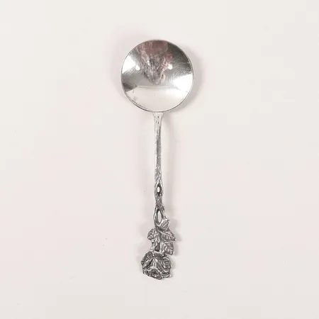 Serveringssked, liten modell, GEWE, Malmö, längd 11,5cm, smärre slitage. Vikt: 16 g