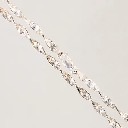 Collier, längd 49,5cm, bredd 3mm, silver 925/1000 Vikt: 7,5 g