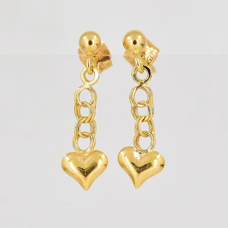 Ett par örhängen Bismarck med hjärtan längd 20mm, 18K Vikt: 1 g