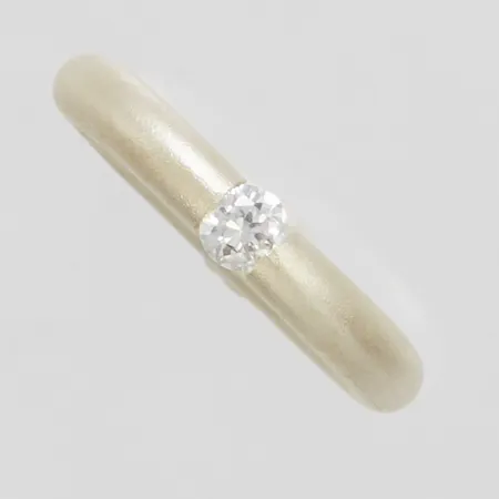 Ring vit sten, matterad yta, stl 16, bredd 3,5-4mm, EXIGN, 925/1000 silver Vikt: 6,1 g
