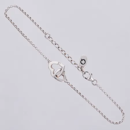 Armband med integrerat berlock med vita stenar längd ca 18,5cm bredd ca 1-11mm GHA 925/1000 silver Vikt: 2,6 g
