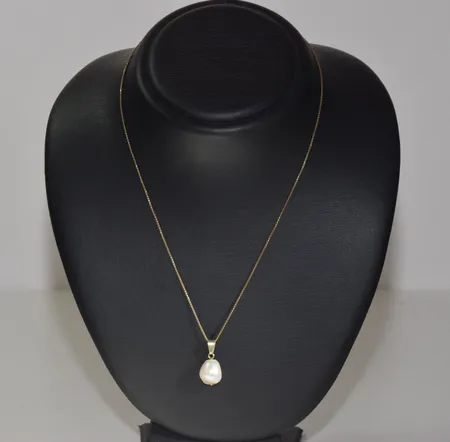  Vacker barock  pärla hänge 14k 3,2 gr + halsband doublé på köpet Vikt: 3,2 g