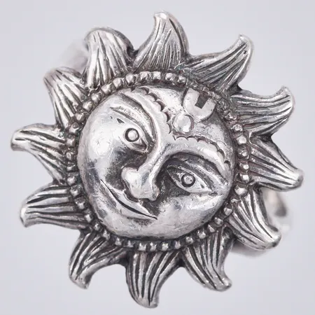 Ring stl: 18, bredd ca 3-21mm, 925/1000 silver Vikt: 6,3 g