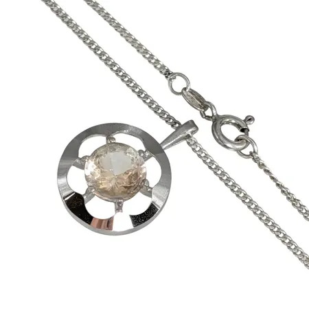 Retro Hänge med Halskedja Pansar, silver 925/1000, Bergkristall, TEKA, längd 24 mm, bredd 16,5 mm, sten utan anmärkning, kedja 835/1000, längd 44,5 cm, bredd 1,5 mm Vikt: 5,2 g