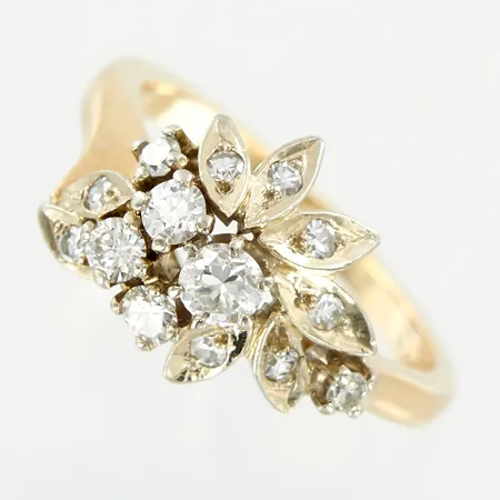 Ring med diamanter 10x0,01ct 8/kantslipade, 3x0,05ct, 1x0,16ct, stl 16½, berdd: 2-10mm, 14K  Vikt: 4 g