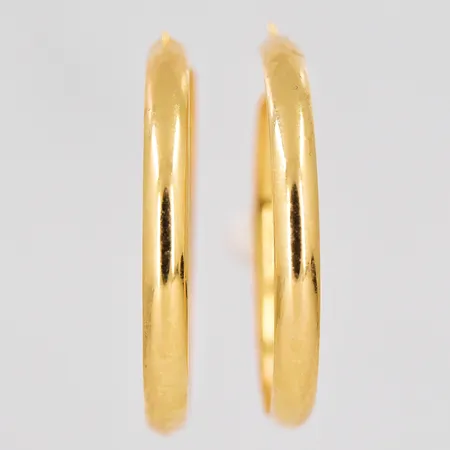 Ett par örhängen, Ø 27mm, bredd 3mm, 18K Vikt: 1,2 g