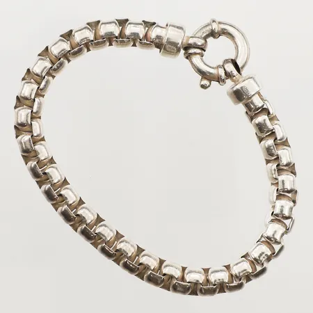 Armband, längd 20,5cm, bredd 7,5mm, skadat lås, 925/1000 silver Vikt: 48,9 g