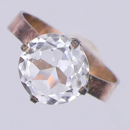 Ring bergkristall stl 16½, små repor, kattfot 830/1000 silver  Vikt: 2,1 g