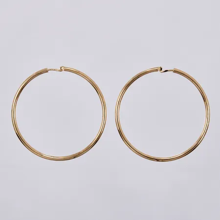 Ett par örringar Ø 49mm, bredd ca 2mm, 18K Vikt: 5,2 g