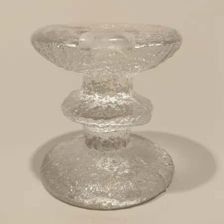 Ljusstake Festivo Timo Sarpaneeva Iittala, höjd ca 7,5cm. Skickas med paket.