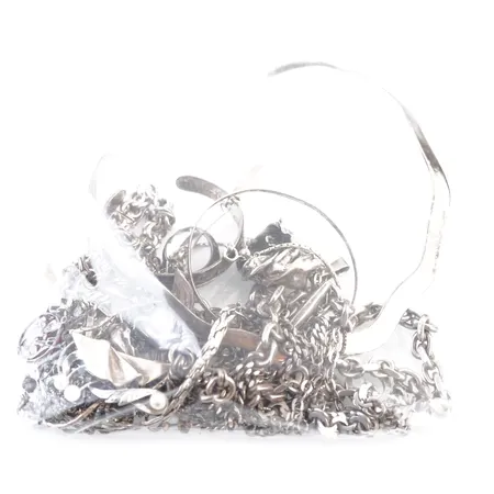 Diverse silversmycken Vikt: 363 g