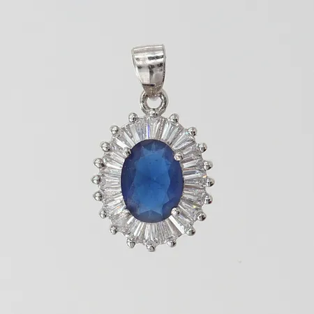 Hänge med blå och vita stenar, 19,5x12mm ink ögla, silver 925/1000. Vikt: 2,1 g