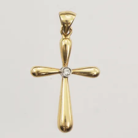 Hänge kors med diamant ca 0,02ct, längd 30mm inklusive ögla, bredd 17mm, 14K Vikt: 1,2 g