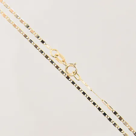 Kedja, trefärgad, längd 45,5cm, bredd 1mm, 18K  Vikt: 1,2 g