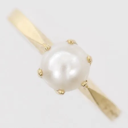 Ring med odlad saltvattenpärla, Ø 6mm, stl: 16¼, 18K guld Vikt: 1,9 g