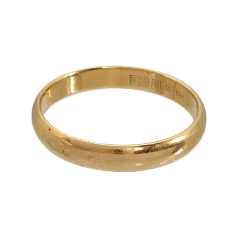 Ring, 18K guld, slät modell, Schalin Bror Guld Ab (BÖS), Ø19,0 mm, bredd 3,5 mm, gravyr Vikt: 3,5 g