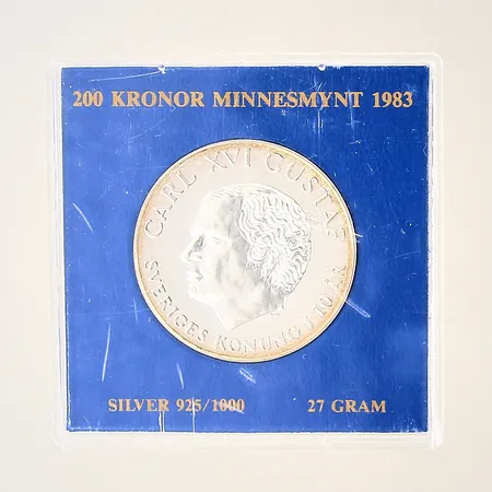 Minnesmynt, Carl XVI Gustaf, Sveriges Konung i 10 år, Ø36mm, 200kr, 1983, plastetui, silver 925/1000 Vikt: 27 g