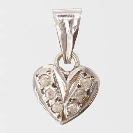 Hänge hjärta med stenar, 17x10,5mm ink ögla, vitguld 14K.  Vikt: 1,1 g