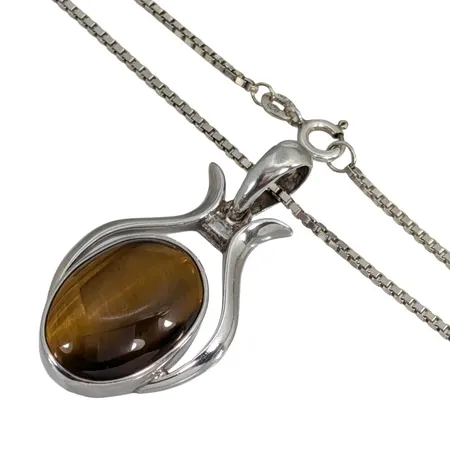 Retro Hänge, silver 925/1000 med Halskedja Venezia 925/1000, Tigeröga, hänge längd inkl. ögla 41,5 mm, bredd 22 mm, uppbyggnad 9 mm, kedja längd 60 cm, sten utan anmärkning Vikt: 15,9 g