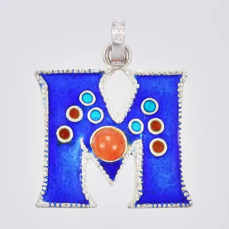 Hänge med emalj, längd ca 21mm, bredd ca 18mm, silver Vikt: 1,9 g