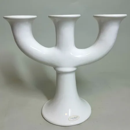  Lisa Larson ljusstake för tre ljus keramik etikettmärkt 20,5cm, 22,5cm, filtadbotten, vaxrester