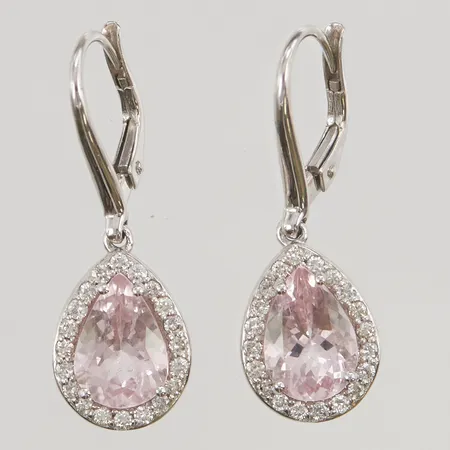 Örhängen, ett par med små diamanter 40xca0,01ct och rosa stenar, 2,8cm, bredd:10,5mm 18K 6,1g.