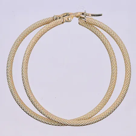 Ett par örhängen, Ø35 mm, bredd 2 mm, 18K. Vikt: 2,3 g