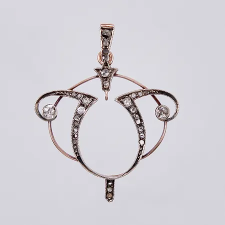 Hänge med rosenstenar, två saknas, de flesta skadade, delar saknade, längd: ca 4cm, bredd: ca 33mm, ostämplad, 14K Vikt: 3,8 g