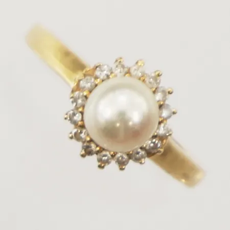 Ring med pärla samt diamanter, ca 16x ca0,01ct stl 17½, bredd 9,3mm, vita stenar, 18K Vikt: 2,5 g