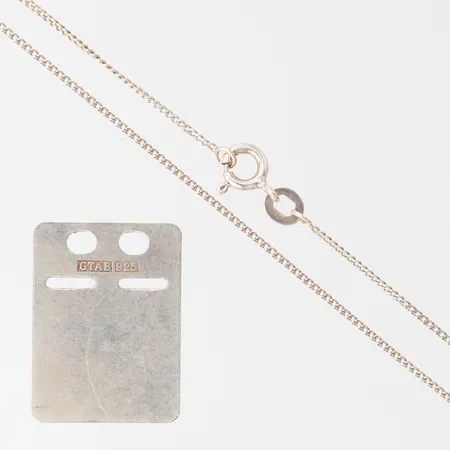 Silverskrot, gravyr, silver 925/1000. Vikt: 3,4 g