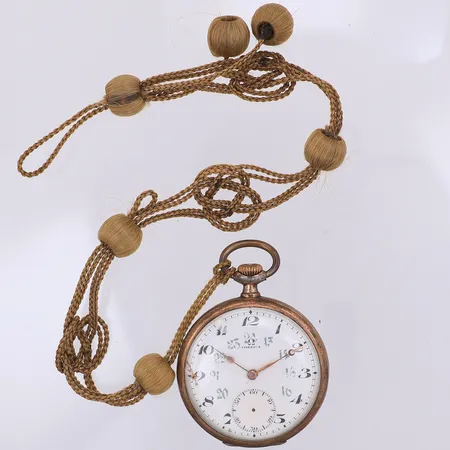 Fickur Omega Ø50mm silver, även innerboett i silver, sekundvisaren lös, urtavla delvis bortskavd, klockband av hår, 800/1000 silver, vikt utan band Vikt: 75 g