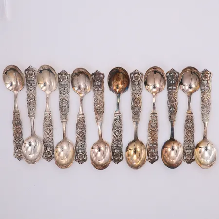 12 moccaskedar Florentina, Guldsmedsaktiebolaget, kattfot 830/1000 silver Vikt: 129,8 g