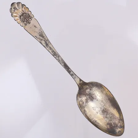 Sked, gravyr, kattfot 830/1000 silver Vikt: 34,2 g