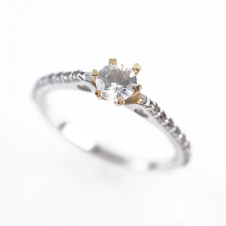 Ring m stenar, vitguld, stl 17(53), Ø5mm, 14k Vikt: 1,9 g