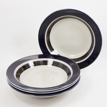 4 Djupa tallrikar Saara Arabia Finland, design Anja Jaatinen-Winquist, Ø 20cm, höjd ca 4cm, bruksslitage  Skickas med paket.