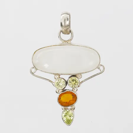 Hänge med vit labradorit samt flerfärgade stenar, höjd inkl ögla: 55 mm, bredd: 6 - 36 mm, 925/1000 silver. Vikt: 14,7 g