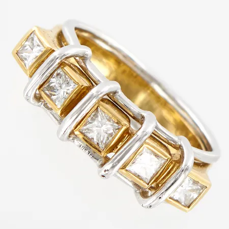 Ring tvådelad gulguld/vitguld, prinsesslipade diamanter ca 5x0,15ct, stl 17¼,18K  Vikt: 7,6 g