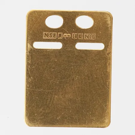 Hänge bricka, 21x17mm, gravyr, 18K. Vikt: 1,5 g