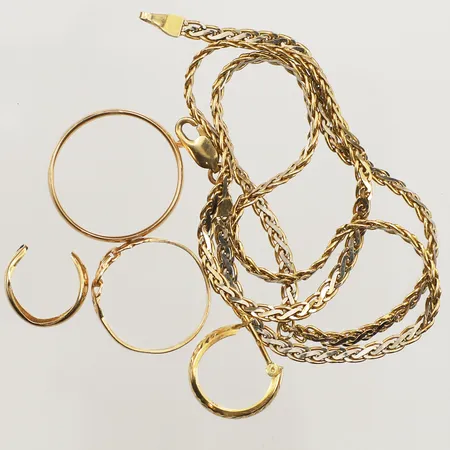 Diverse guld, gravyr, skadat, defekt, 18K Vikt: 10,8 g