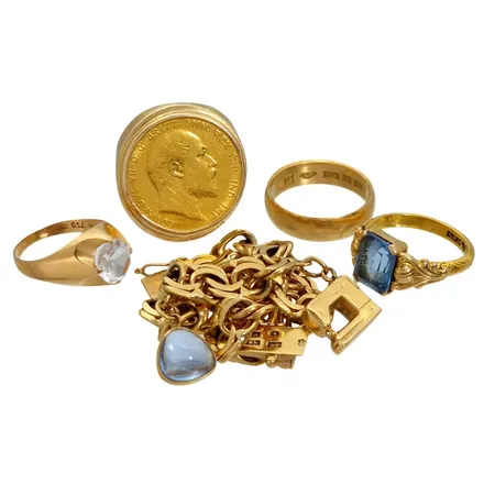 Diverse guldsmycken, klackring, 14K med mynt 21,6K, 18,9g, ring, blå sten 18-23K, 5,8g, övrigt 18K, 33,1g, defekter/gravyrer förekommer,  