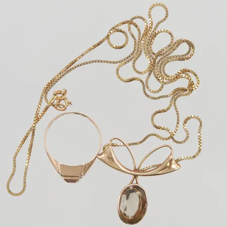 Diverse guld 14K gravyr finns, 11,1g.