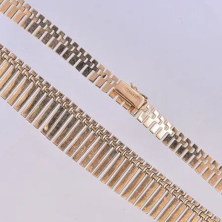 Collier, längd 42 cm, bredd 8-17 mm, 18K. Vikt: 37,4 g