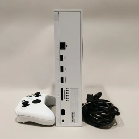 Spelkonsol Xbox Series S, inköpt 2024, serienr:086937221017, laddkabel, handkontroll. Skickas med postpaket.