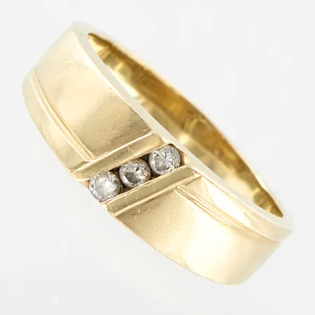 Ring med 3 diamanter 0,15ctv enligt inskription, stl19, bredd: 4-7mm, 14K Vikt: 5,3 g