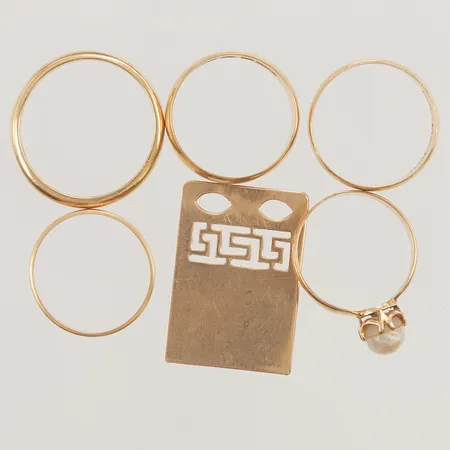 5 Ringar, 1 ID-Bricka, gravyr finns, 18K 20,6g.