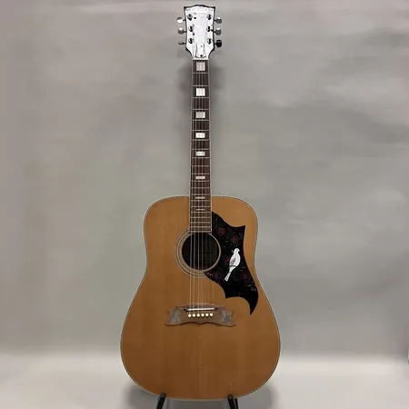 Akustisk gitarr Sigma SG 7 Dove, Made in Japan, imported and guaranteed by Levin, natural, markerad RKO, stötskador, limrester vid stall, mjukt fodral med skador, Skickas med Bussgods eller PostNord