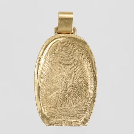 Hänge, 38x24mm, gravyr, 18K Vikt: 15,4 g